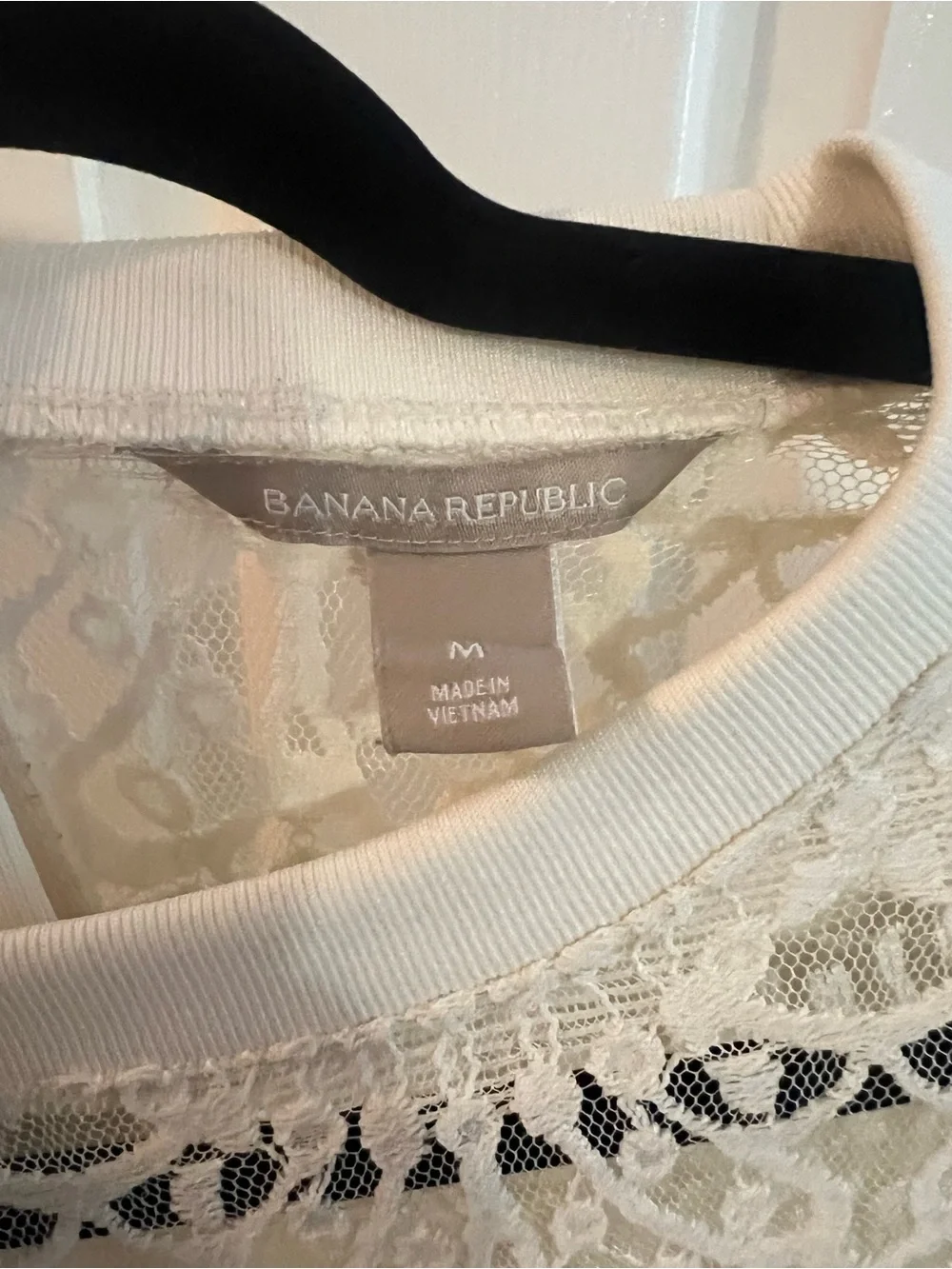 Banana Republic Cream Lace Long-Sleeve Blouse